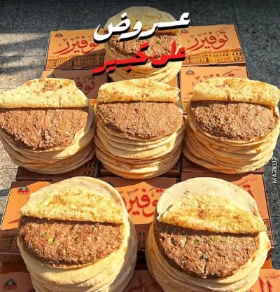 أقوم بتصميم منشورات سوشيال ميديا