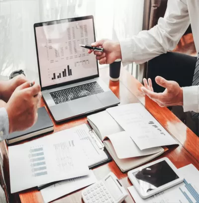 انا سوف اقدم لكم  جميع الخدمات والاستشارات المالية  
